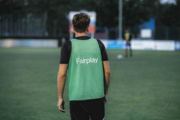 世界杯16强都没进又何妨！日本国门引豪门追逐，尤文、巴黎都有意（配图示意）